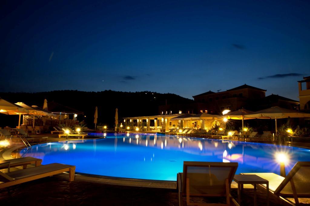 Aktaion Resort Gythio Exterior photo